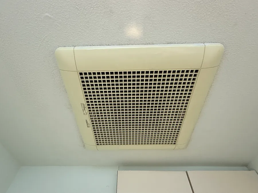 交換前のトイレ単独換気扇
