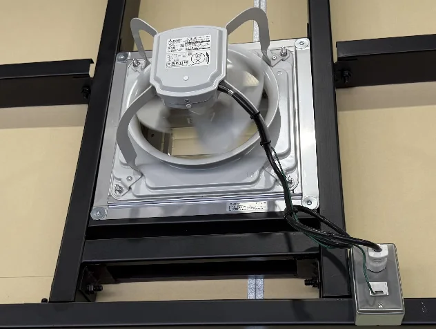 守山区の工場で新設した有圧換気扇（EWF-25ASA2）