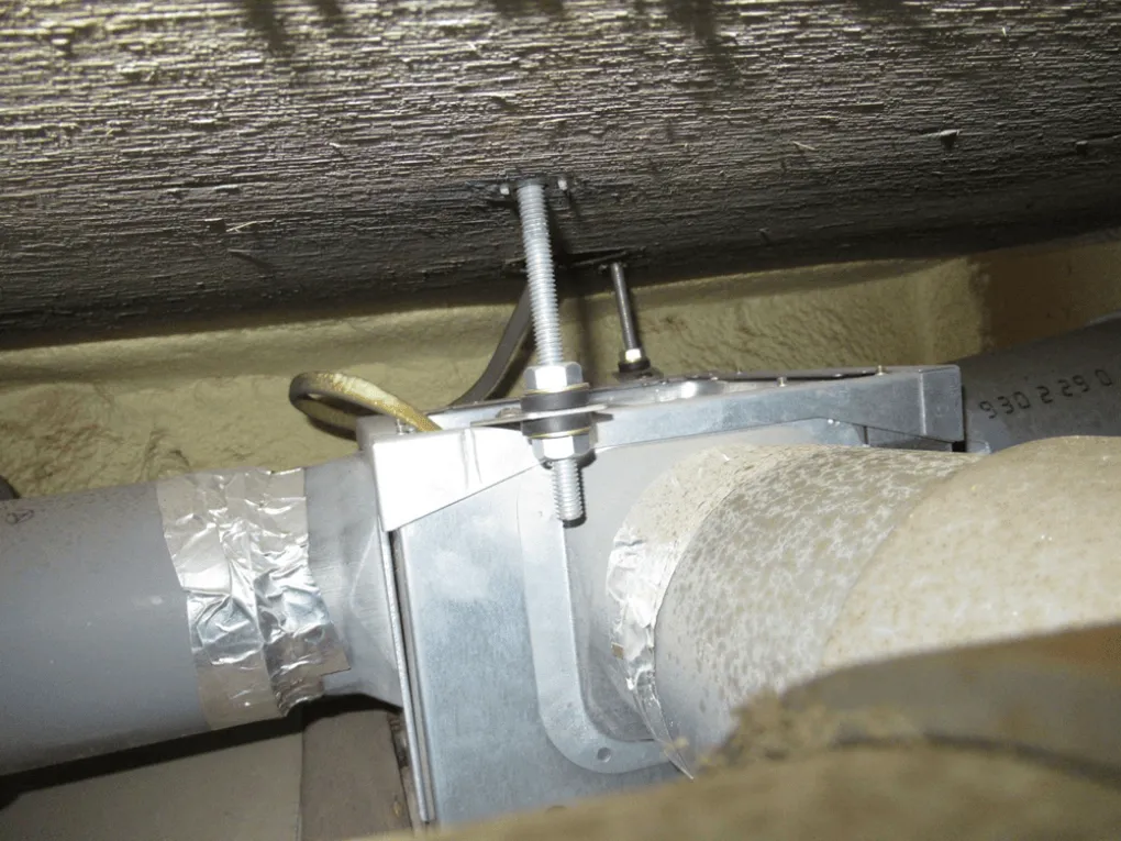 追加工事3、ボルト吊り設置による換気扇の撤去工事