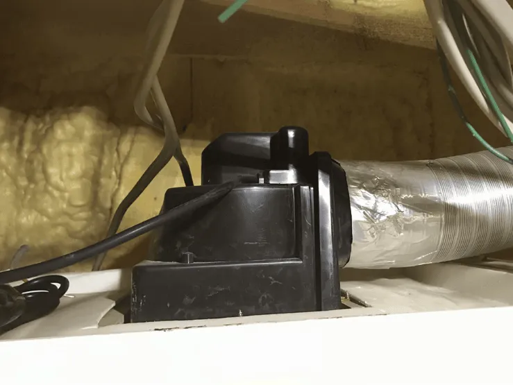 天井内設置状況